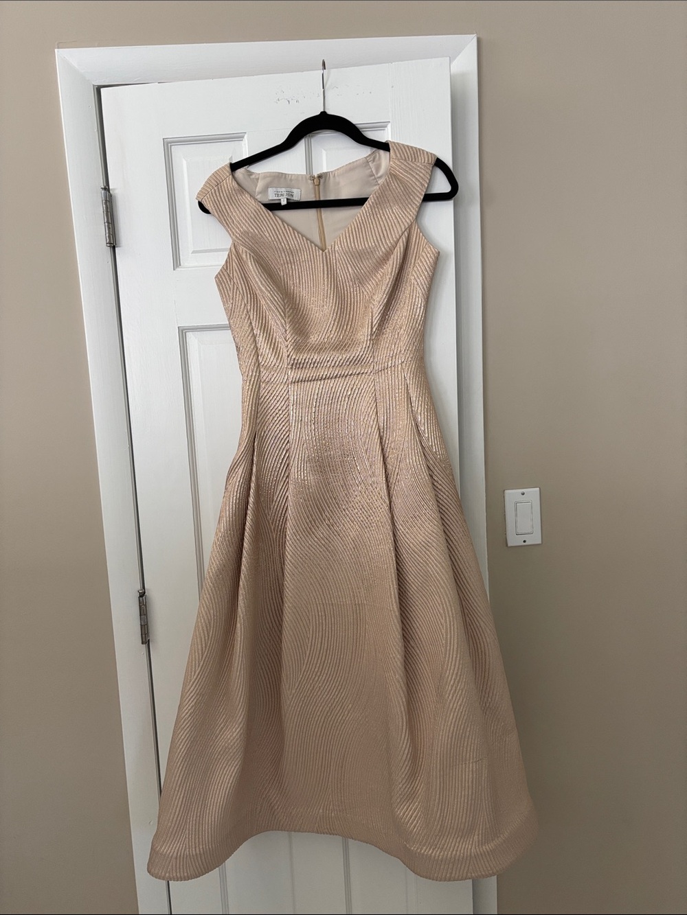 TERI JON Midi Dress